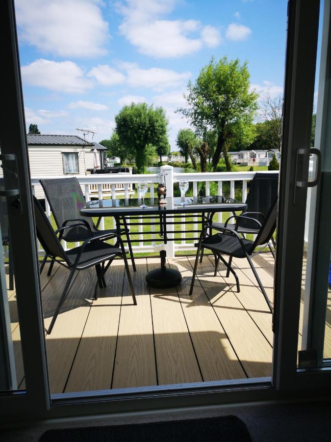 Lake Escape - Hoburne Cotswolds South Cerney Εξωτερικό φωτογραφία