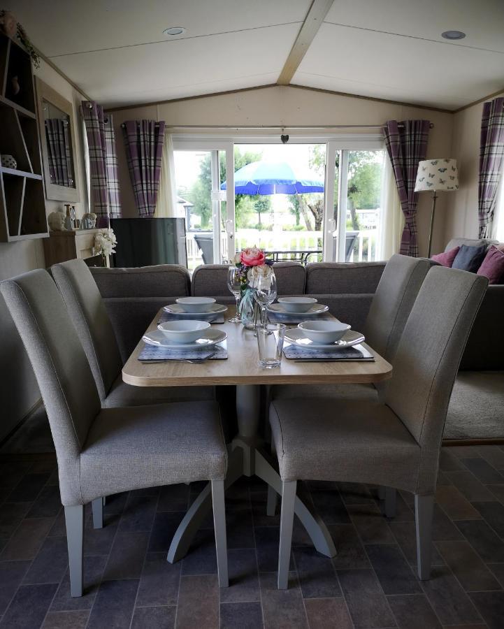 Lake Escape - Hoburne Cotswolds South Cerney Εξωτερικό φωτογραφία