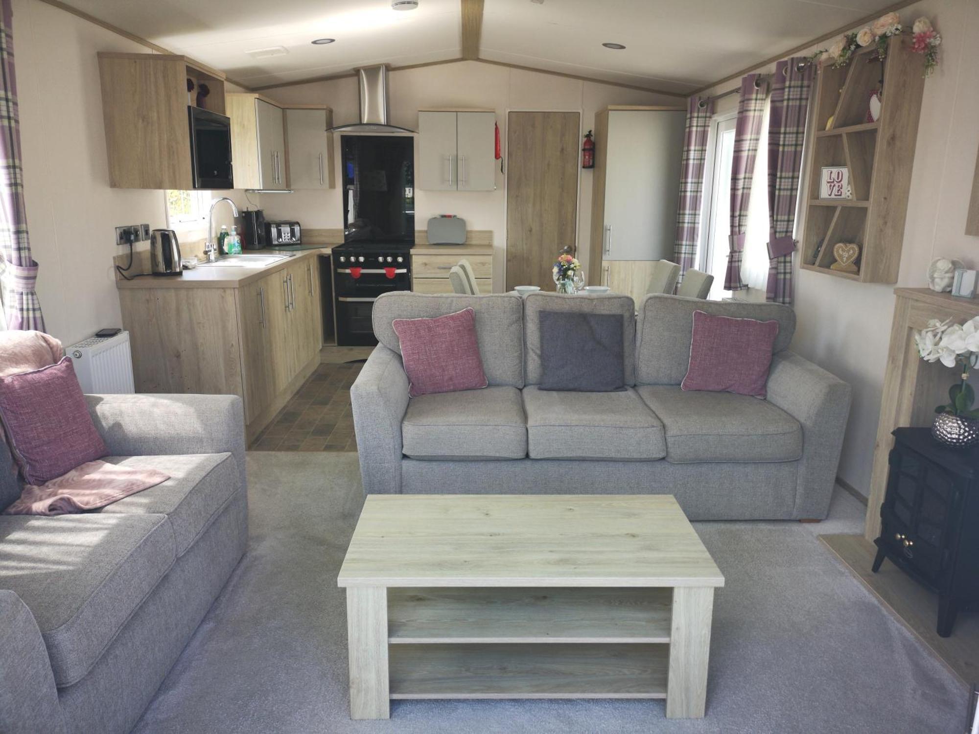 Lake Escape - Hoburne Cotswolds South Cerney Δωμάτιο φωτογραφία